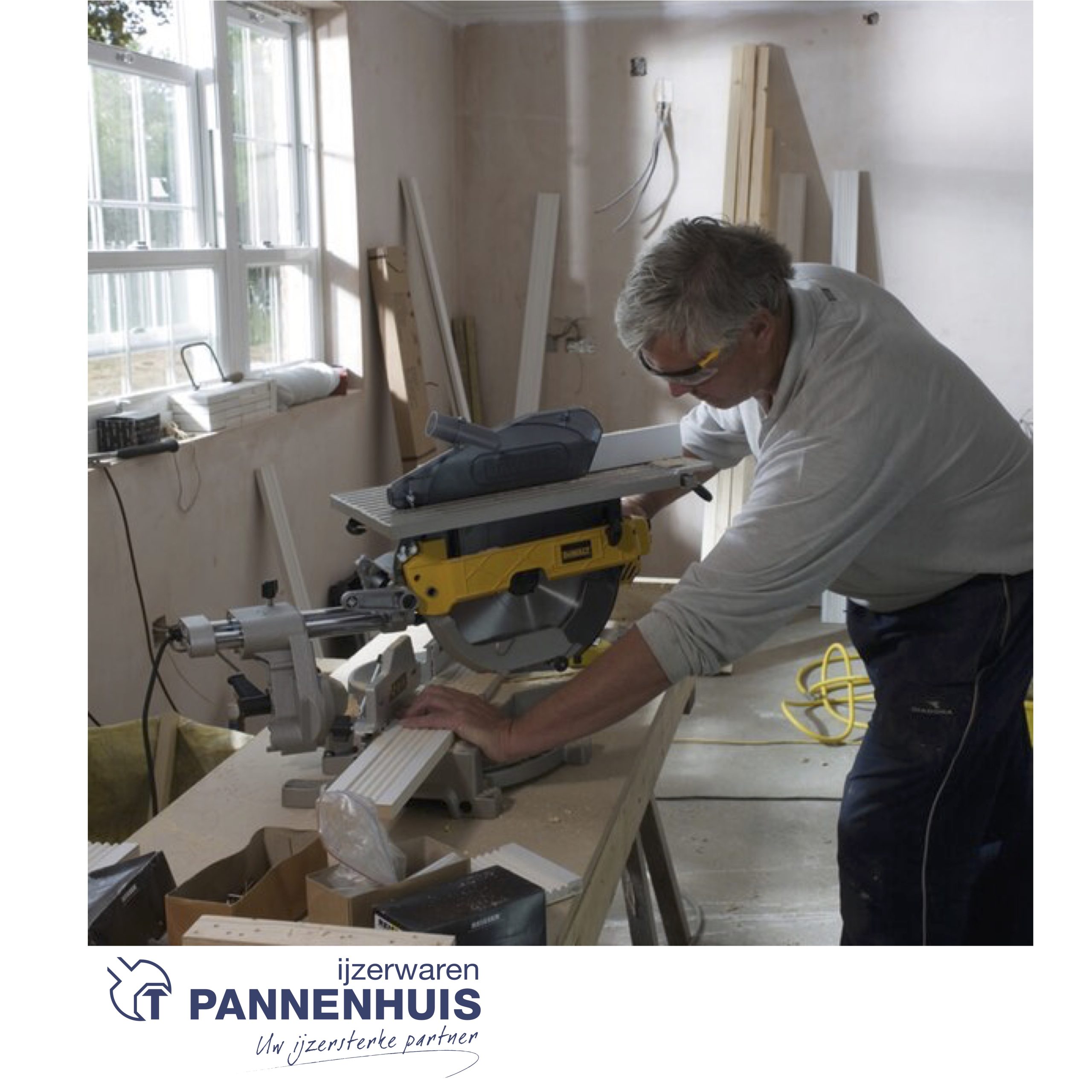 Dewalt D27111 Combinatiezaag 1500W 305mm - Afbeelding 5