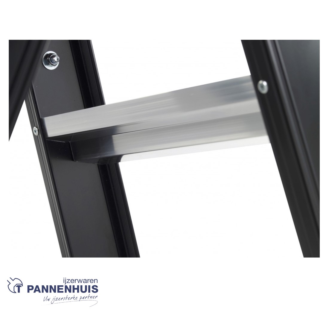 Altrex Taurus trapladder 6 treden - 140cm - 12,1kg zwart - Afbeelding 4