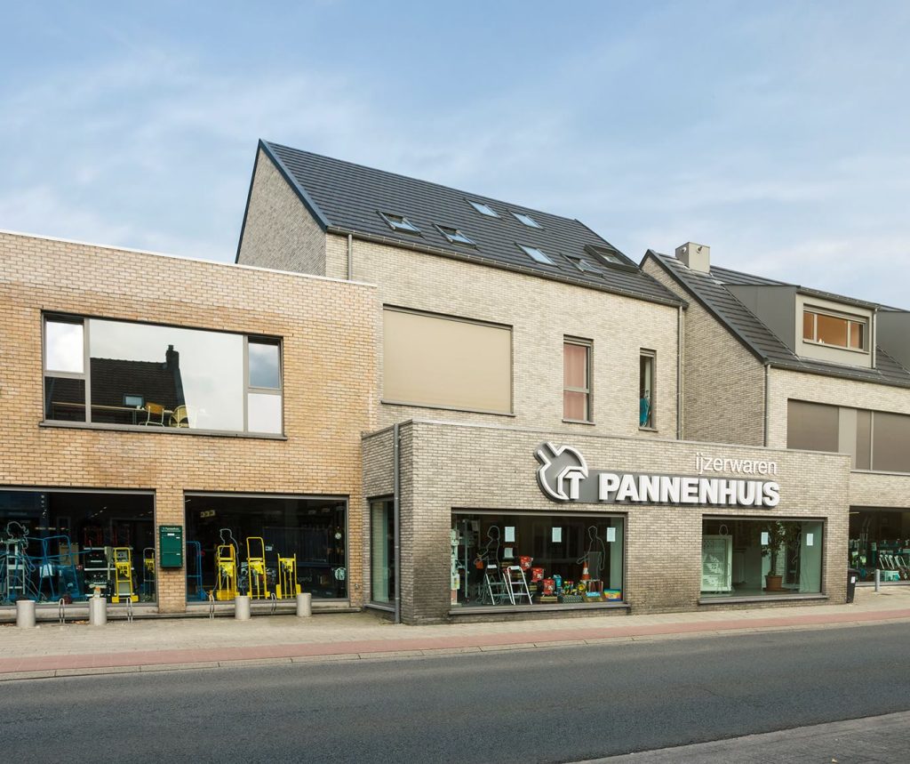 IJzerwaren 't Pannenhuis gebouw Kalmthout